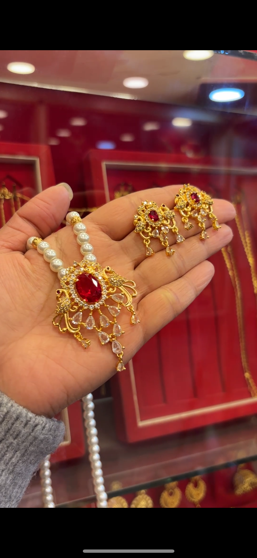 Double Mayur on Stylish Pearl Set