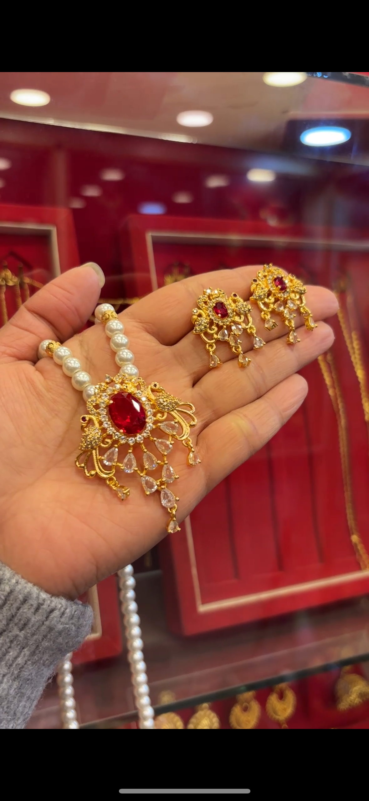 Double Mayur on Stylish Pearl Set